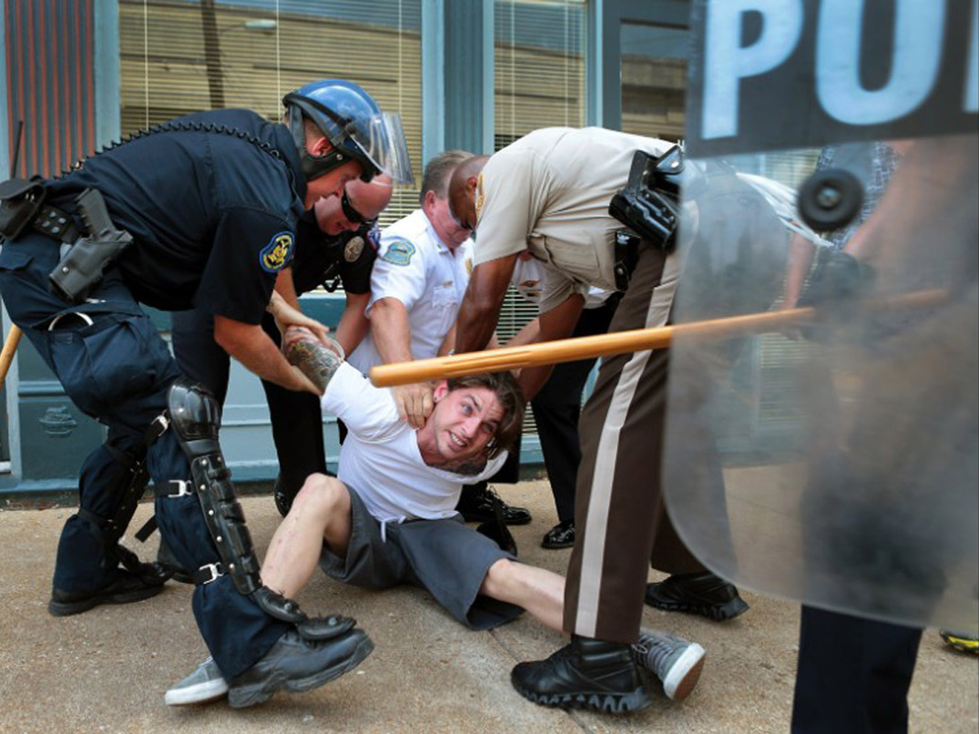 The-Police-will-Protect-me,-RIGHT